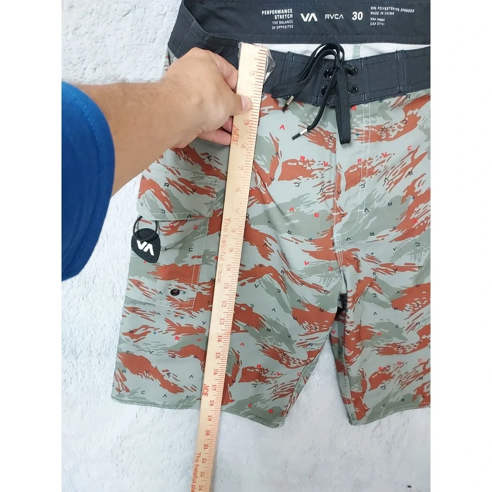 RVCA Board Shorts Mens 30 Performance Stretch Camo Green Orange Surfing EUC
